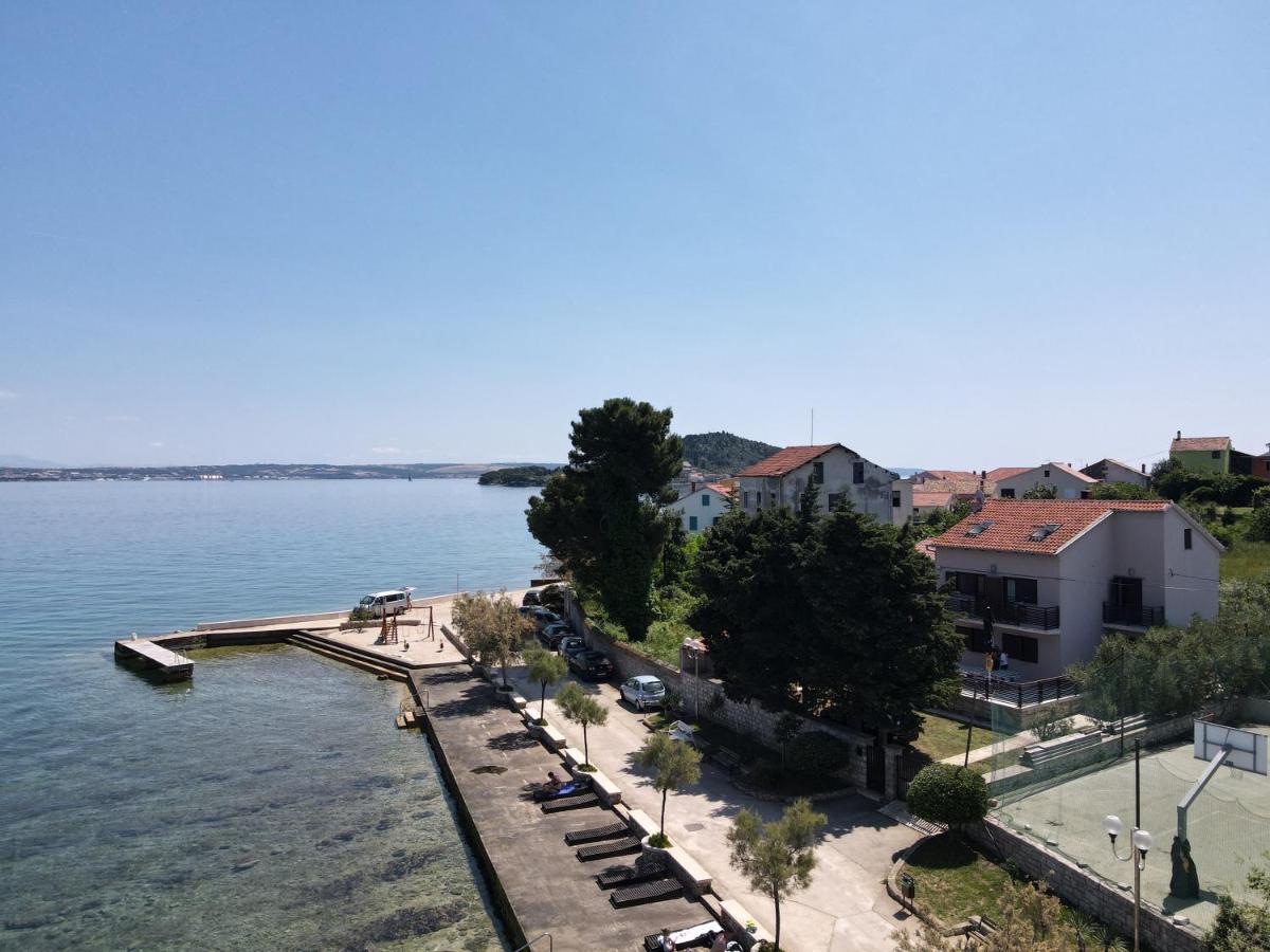 Beachfront Calm Sea Apartman *