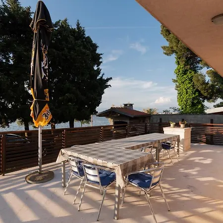 Beachfront Apartments Calm Sea Preko Exterior foto