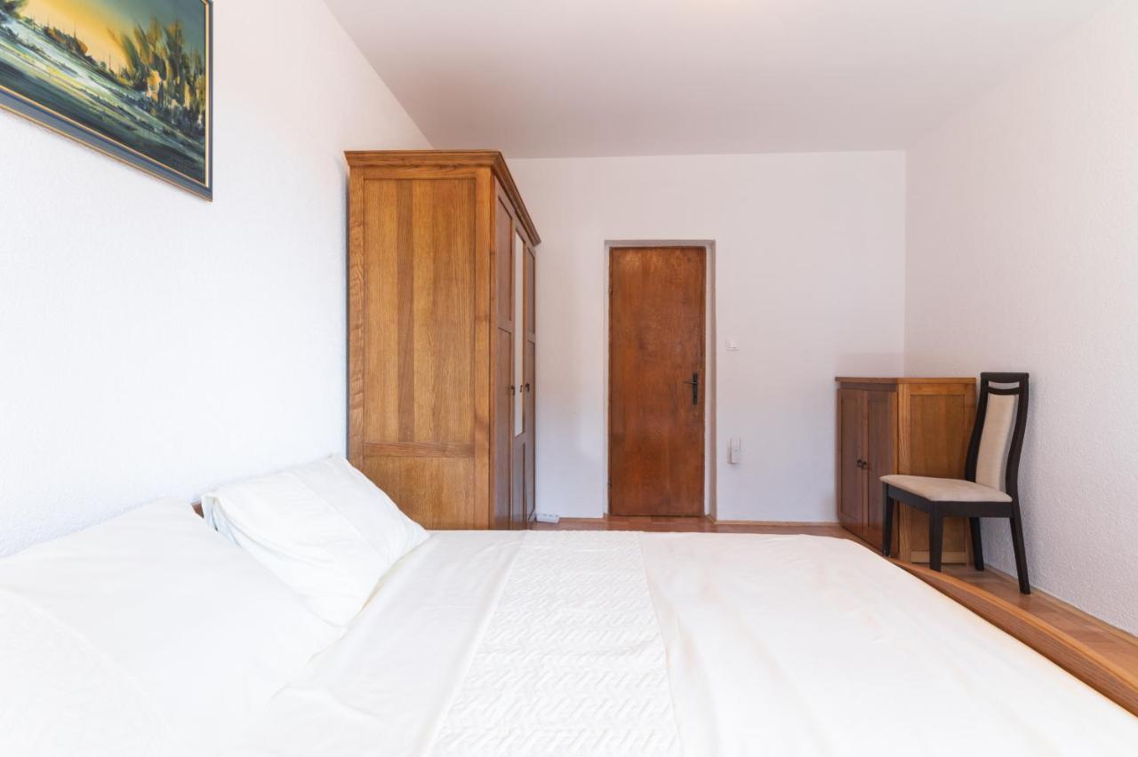 Beachfront Calm Sea Apartment Preko