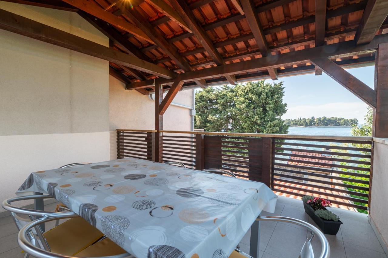 Beachfront Calm Sea Apartment *